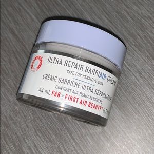 First Aid Beauty Ultra Repair Barriair Cream